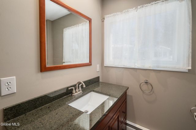 31 Brookwood Drive, Colonie, NY 12110