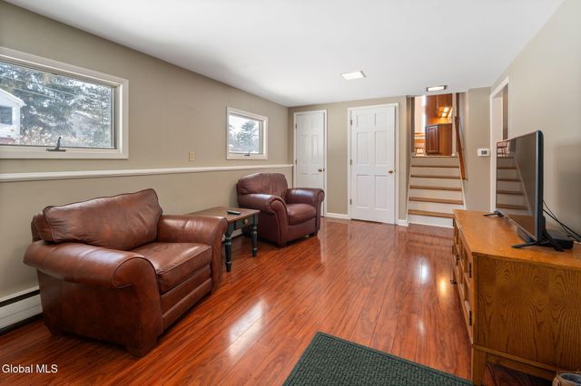 31 Brookwood Drive, Colonie, NY 12110