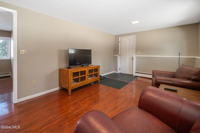 31 Brookwood Drive, Colonie, NY 12110