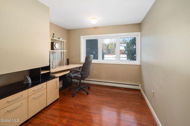 31 Brookwood Drive, Colonie, NY 12110