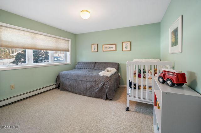 31 Brookwood Drive, Colonie, NY 12110