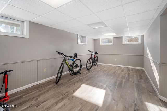 31 Brookwood Drive, Colonie, NY 12110