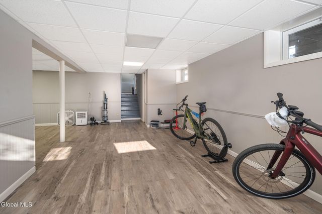 31 Brookwood Drive, Colonie, NY 12110