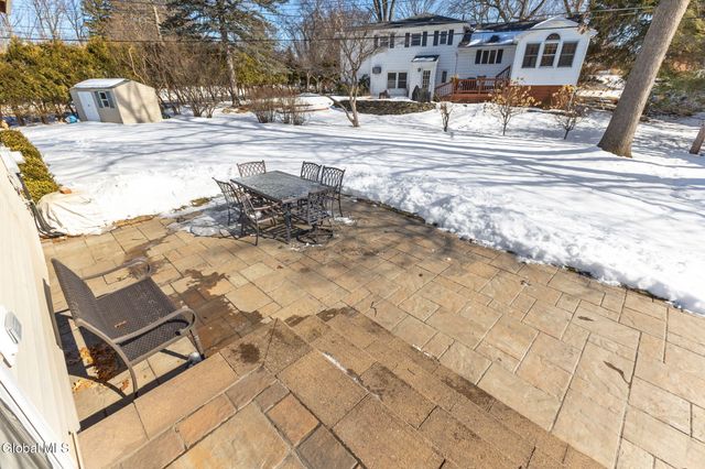 31 Brookwood Drive, Colonie, NY 12110