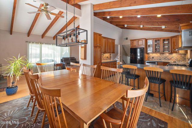 31 Brookwood Drive, Colonie, NY 12110