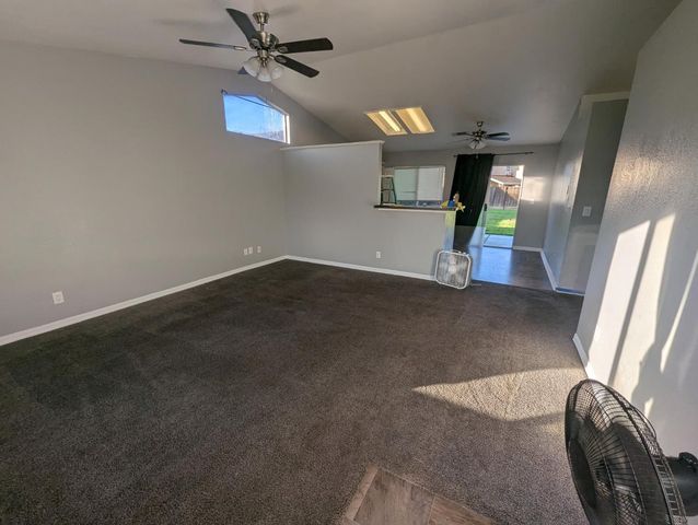 1352 N Saint Francis Dr, Los Banos, CA 93635