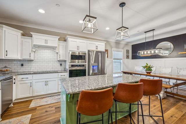 1302 Cascadeway Dr, Murfreesboro, TN 37129