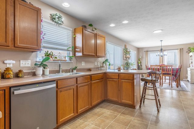 132 Village Court 132 Village Court, Monroe, OH 45050