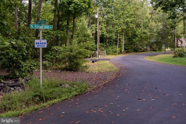205 MONUMENT RD, Locust Grove, VA 22508
