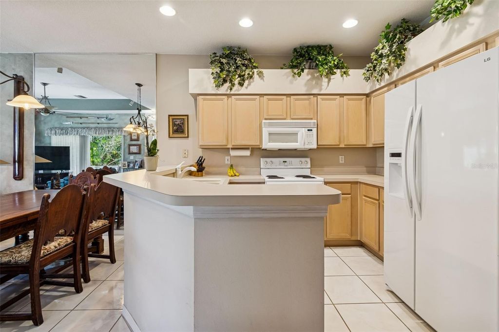 Image 9 of property listing at 1823 HIGHLAND ROAD, Osprey, FL 34229