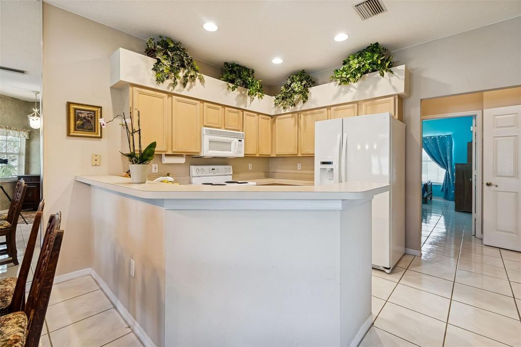 Image 10 of property listing at 1823 HIGHLAND ROAD, Osprey, FL 34229