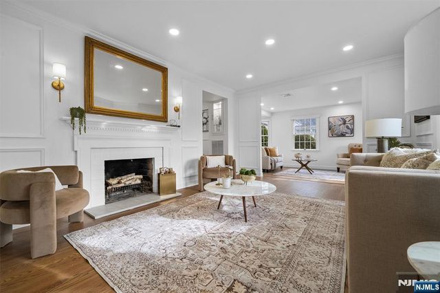 44 Edgewood Drive, Ho-ho-kus, NJ 07423