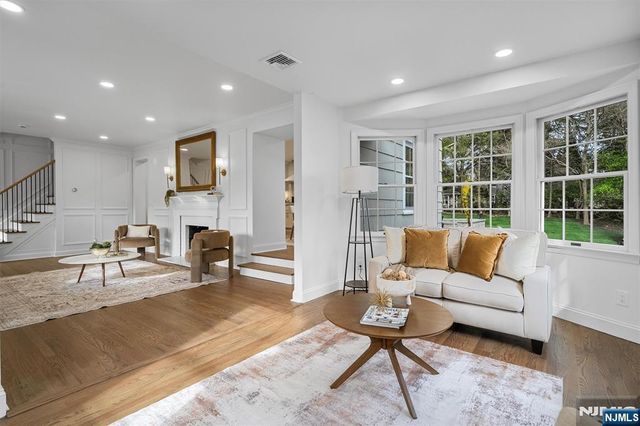 44 Edgewood Drive, Ho-ho-kus, NJ 07423