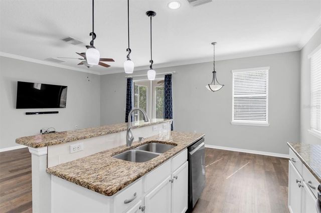 11150 PARADISE POINT WAY, New Port Richey, FL 34654