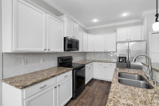 11150 PARADISE POINT WAY, New Port Richey, FL 34654