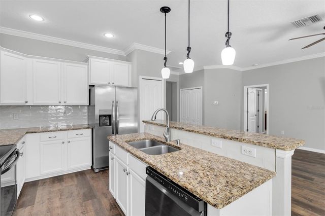 11150 PARADISE POINT WAY, New Port Richey, FL 34654