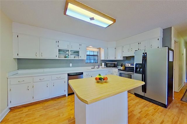 40 Palmetto Path Lane, Waycross, GA 31503