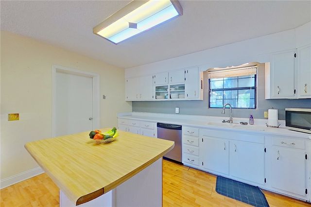 40 Palmetto Path Lane, Waycross, GA 31503