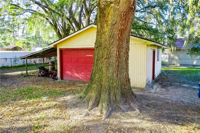 40 Palmetto Path Lane, Waycross, GA 31503