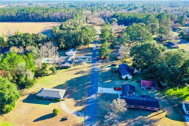 40 Palmetto Path Lane, Waycross, GA 31503