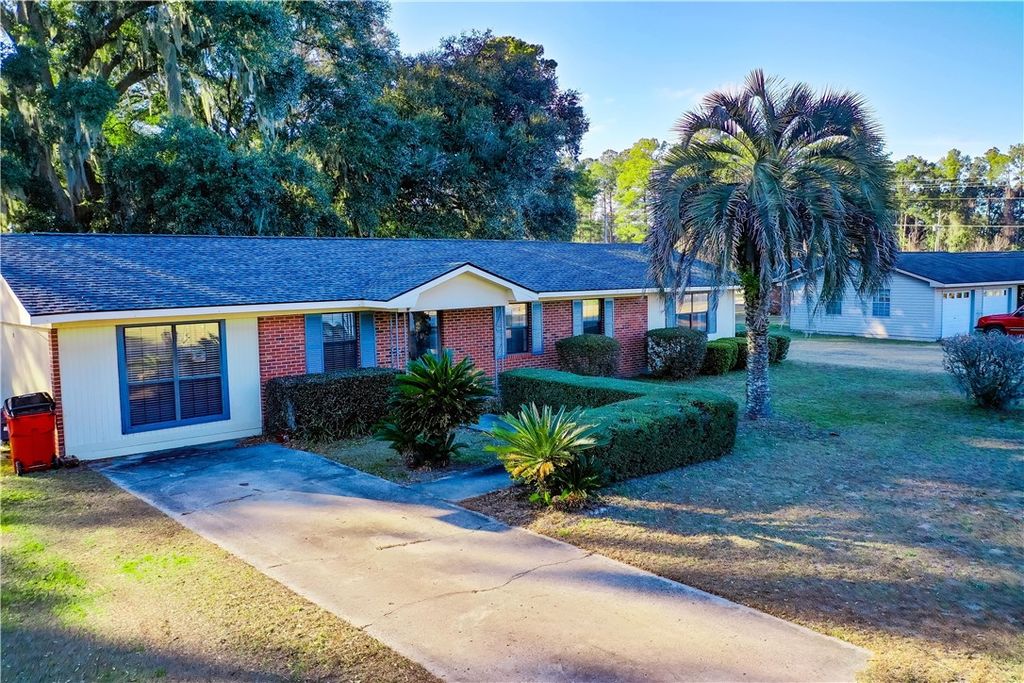 40 Palmetto Path Lane, Waycross, GA 31503