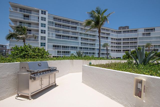 3560 S Ocean Boulevard 301, South Palm Beach, FL 33480