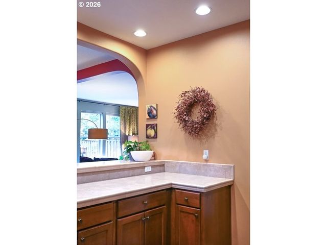 7798 Sw ALDER St, Portland, OR 97224