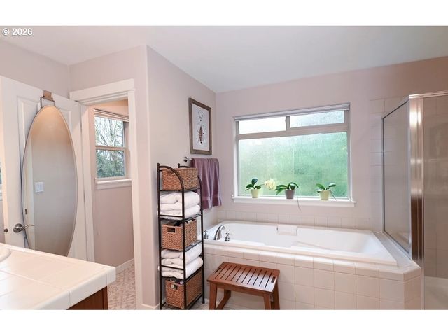 7798 Sw ALDER St, Portland, OR 97224