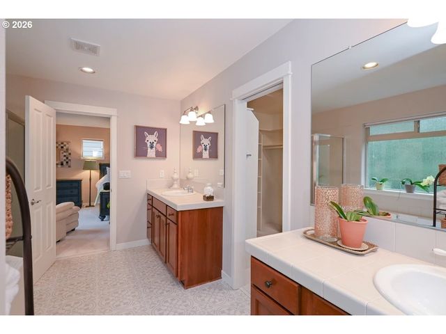 7798 Sw ALDER St, Portland, OR 97224