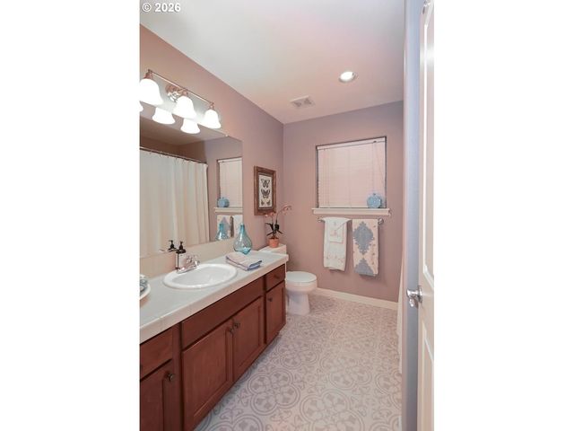 7798 Sw ALDER St, Portland, OR 97224