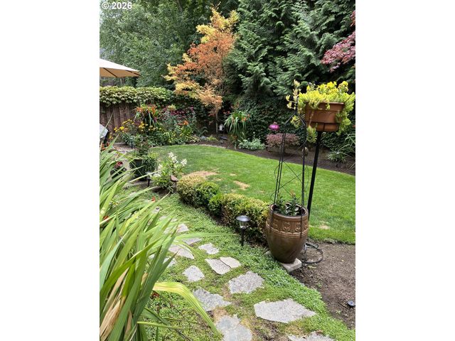 7798 Sw ALDER St, Portland, OR 97224