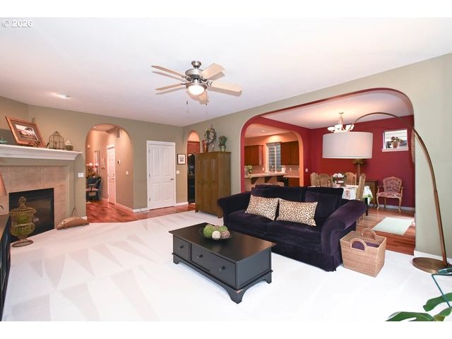 7798 Sw ALDER St, Portland, OR 97224