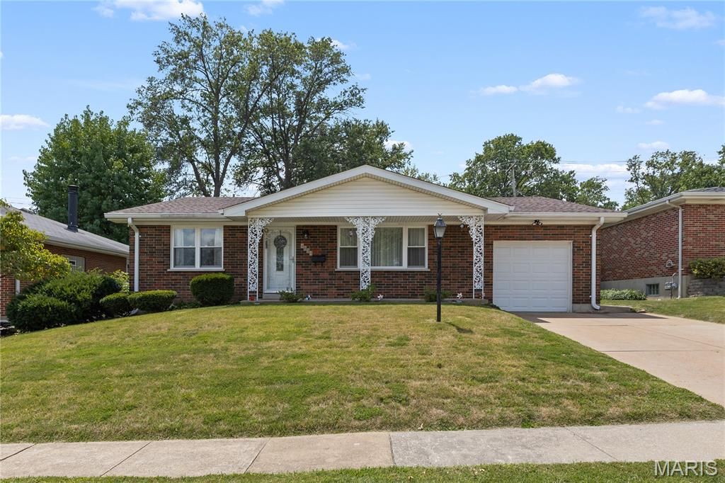 4634 Don Ron Drive, St Louis, MO 63123