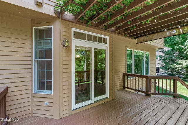 19 Coventry Drive, Clifton Park, NY 12065