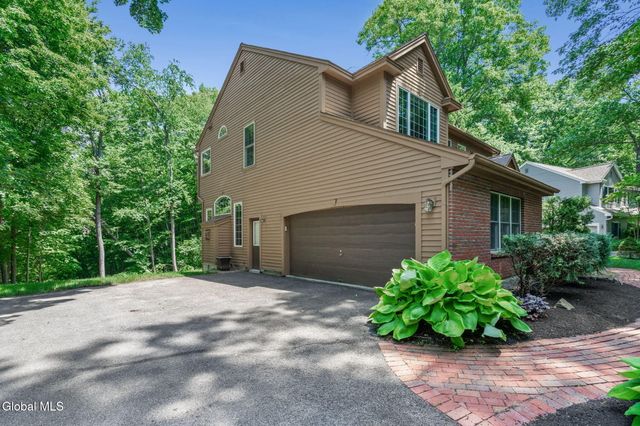 19 Coventry Drive, Clifton Park, NY 12065