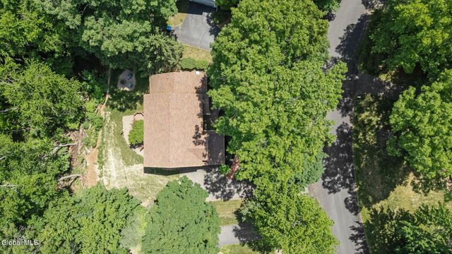 19 Coventry Drive, Clifton Park, NY 12065