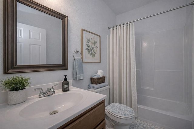 805 E Mulberry Avenue, Wharton, TX 77488