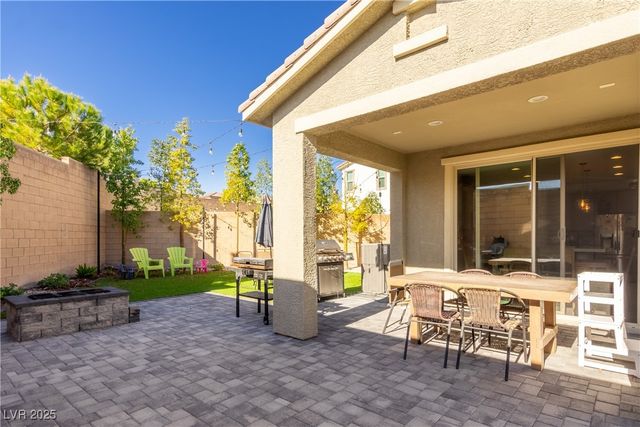 10331 Western Pine Avenue, Las Vegas, NV 89166