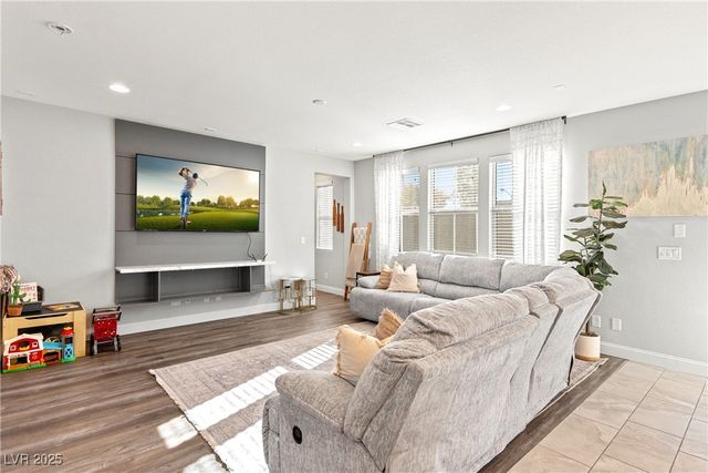 10331 Western Pine Avenue, Las Vegas, NV 89166