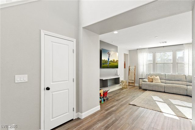 10331 Western Pine Avenue, Las Vegas, NV 89166