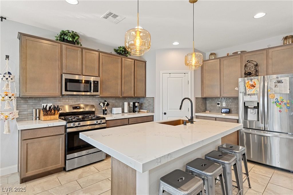 10331 Western Pine Avenue, Las Vegas, NV 89166