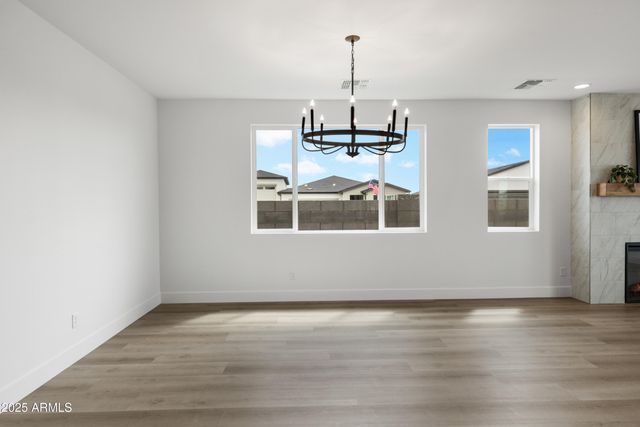 7639 E Louie Lane, Prescott Valley, AZ 86315