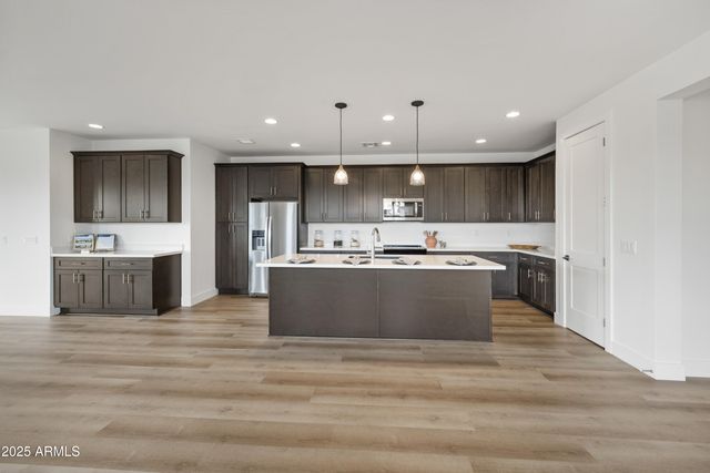 7639 E Louie Lane, Prescott Valley, AZ 86315