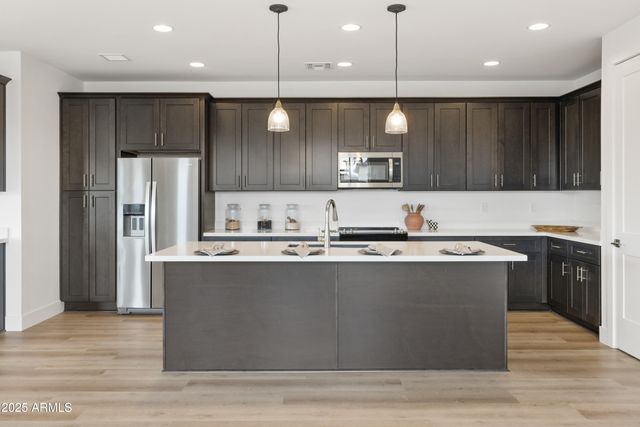 7639 E Louie Lane, Prescott Valley, AZ 86315