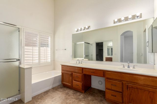 595 W STANFORD Avenue, Gilbert, AZ 85233