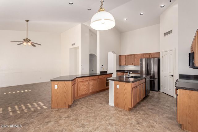 595 W STANFORD Avenue, Gilbert, AZ 85233