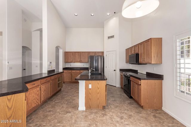 595 W STANFORD Avenue, Gilbert, AZ 85233