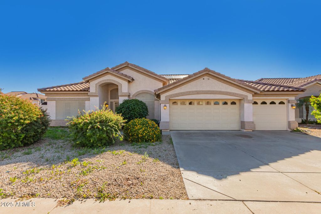 595 W STANFORD Avenue, Gilbert, AZ 85233