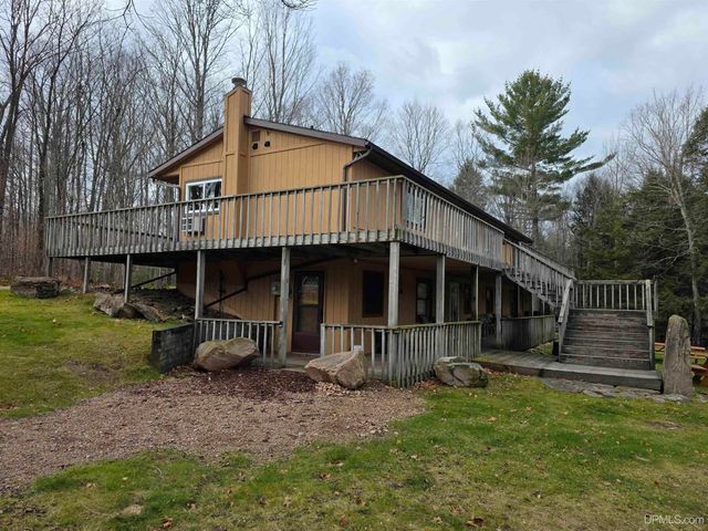 8285 Peter White Road, Deerton, MI 49822