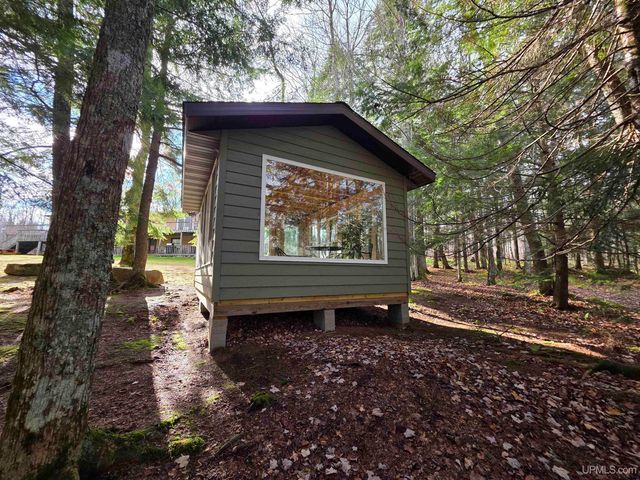 8285 Peter White Road, Deerton, MI 49822